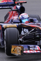 El piloto español Fernando Alonso (Ferrari) sigue demostrando que la evolución de su monoplaza va por buen camino y ha marcado este viernes el mejor registro en la primera sesión de entrenamientos libres del Gran Premio de Alemania, una vez más marcado de cerca por los Red Bull de Sebastian Vettel y Mark Webber.