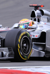 El piloto español Fernando Alonso (Ferrari) sigue demostrando que la evolución de su monoplaza va por buen camino y ha marcado este viernes el mejor registro en la primera sesión de entrenamientos libres del Gran Premio de Alemania, una vez más marcado de cerca por los Red Bull de Sebastian Vettel y Mark Webber.