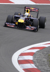 El piloto español Fernando Alonso (Ferrari) sigue demostrando que la evolución de su monoplaza va por buen camino y ha marcado este viernes el mejor registro en la primera sesión de entrenamientos libres del Gran Premio de Alemania, una vez más marcado de cerca por los Red Bull de Sebastian Vettel y Mark Webber.