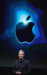 Imágenes de la presentación del último modelo del iPhone 4, de la marca Apple, este martes 4 de octubre.