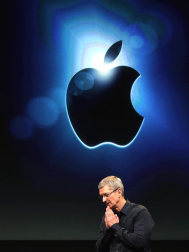 Imágenes de la presentación del último modelo del iPhone 4, de la marca Apple, este martes 4 de octubre.