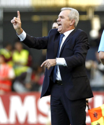 Imágenes del partido entre Osasuna y el Zaragoza, en el que los rojillos se impusieron 3-0 durante la novena jornada del Fútbol de Primera División.