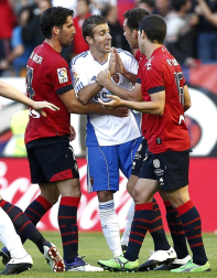 Imágenes del partido entre Osasuna y el Zaragoza, en el que los rojillos se impusieron 3-0 durante la novena jornada del Fútbol de Primera División.