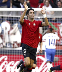 Imágenes del partido entre Osasuna y el Zaragoza, en el que los rojillos se impusieron 3-0 durante la novena jornada del Fútbol de Primera División.