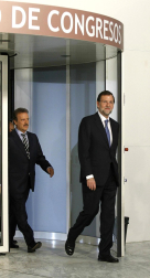 Rajoy y Rubalcaba se enfrentan en el debate televisado en la Academia de televisión.