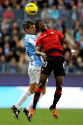 Imágenes del encuentro entre Osasuna y Málaga, disputado este domingo en el estadio de la Rosaleda.