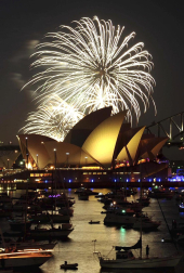 Imágenes de las celebraciones en distintas partes del mundo de la llegada del Año Nuevo 2012 y la despedida de 2011 en la tradicional Nochevieja.
