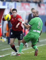 Imágenes del partido entre Osasuna y Racing en el Reyno de Navarra