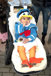 Ambiente y disfraces en los Carnavales de San Adrián 2012.