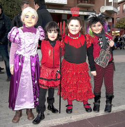Ambiente y disfraces en los Carnavales de San Adrián 2012.