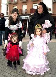 Ambiente y disfraces en los Carnavales de San Adrián 2012.