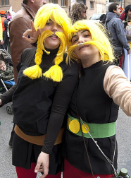 Ambiente, colorido, disfraces y multitud de personajes en las celebraciones de los Carnavales 2012 por las calles de Tafalla.