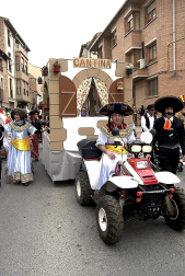 Ambiente, colorido, disfraces y multitud de personajes en las celebraciones de los Carnavales 2012 por las calles de Tafalla.