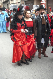 Ambiente, colorido, disfraces y multitud de personajes en las celebraciones de los Carnavales 2012 por las calles de Tafalla.