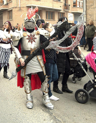 Ambiente, colorido, disfraces y multitud de personajes en las celebraciones de los Carnavales 2012 por las calles de Tafalla.