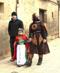 Ambiente, colorido, disfraces y multitud de personajes en las celebraciones de los Carnavales 2012 por las calles de Tafalla.