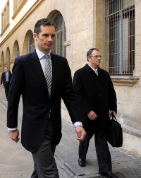 Varias imágenes de la llegada de Urdangarín a los juzgados de Palma