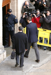 Varias imágenes de la llegada de Urdangarín a los juzgados de Palma