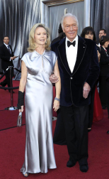 Ambiente y desfile de nominados, famosos, actores, actrices y gente que acude a la 84 edición de la entrega de los Premios Oscar de Hollywood en su 84 edición.
