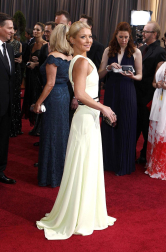 Ambiente y desfile de nominados, famosos, actores, actrices y gente que acude a la 84 edición de la entrega de los Premios Oscar de Hollywood en su 84 edición.