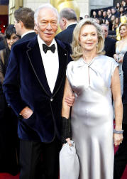 Ambiente y desfile de nominados, famosos, actores, actrices y gente que acude a la 84 edición de la entrega de los Premios Oscar de Hollywood en su 84 edición.