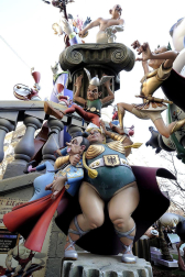 Varias imágenes de las fallas de Valencia