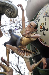 Varias imágenes de las fallas de Valencia