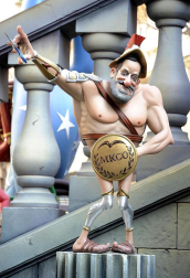 Varias imágenes de las fallas de Valencia