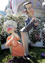 Varias imágenes de las fallas de Valencia