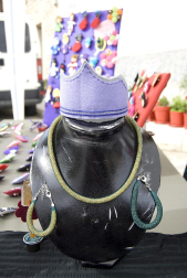 La feria del Espárrago acogió el XXII Capítulo de su cofradía con 23 invitados y una apuesta clara por el producto en una fiesta multitudinaria