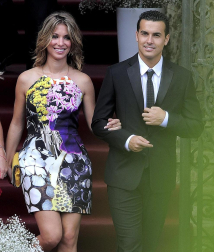 El centrocampista del FC Barcelona Andrés Iniesta ha contraído matrimonio este domingo con Anna Ortiz en el castillo de Tamarit en Tarragona.