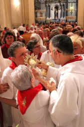 A las once de la mañana de este viernes 13, se ha celebrado una misa en la Capilla San Fermín en honor a los Mayores