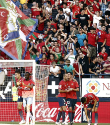 Osasuna recibió este domingo al Barcelona con un juego intenso que le valió adelantarse en el marcador (1-0), pero que se hundió poco a poco tras dos actuaciones de Leo Messi y la expulsión del capitán rojillo, Patxi Puñal.