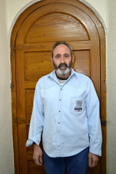 El Coro Rociero Senda Ancha dio un año más la bienvenida a la Navidad a ritmo de villancicos con su tradicional festival en la iglesia parroquial el pasado 22 de diciembre. Como prolegómeno, se celebró una misa rociera que fue amenizada por el coro organizador de esta cita. El festival tenía como objetivo recaudar ropa y juguetes para la campaña ?Yo soy solidario?, de la Fundación Cáritas.