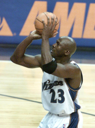 Michael Jordan, considerado uno de los mejores deportistas de todos los tiempos y mejor jugador de baloncesto de la historia, cumple 50 años. En estas imágenes se recogen algunos de los momentos más importantes de su vida personal y carrera deportiva.