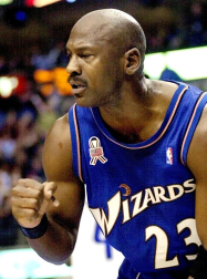 Michael Jordan, considerado uno de los mejores deportistas de todos los tiempos y mejor jugador de baloncesto de la historia, cumple 50 años. En estas imágenes se recogen algunos de los momentos más importantes de su vida personal y carrera deportiva.