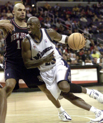 Michael Jordan, considerado uno de los mejores deportistas de todos los tiempos y mejor jugador de baloncesto de la historia, cumple 50 años. En estas imágenes se recogen algunos de los momentos más importantes de su vida personal y carrera deportiva.
