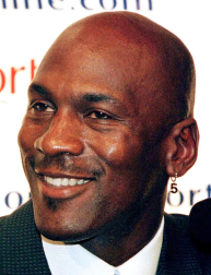 Michael Jordan, considerado uno de los mejores deportistas de todos los tiempos y mejor jugador de baloncesto de la historia, cumple 50 años. En estas imágenes se recogen algunos de los momentos más importantes de su vida personal y carrera deportiva.