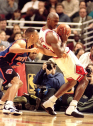 Michael Jordan, considerado uno de los mejores deportistas de todos los tiempos y mejor jugador de baloncesto de la historia, cumple 50 años. En estas imágenes se recogen algunos de los momentos más importantes de su vida personal y carrera deportiva.