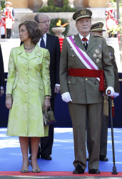 Los Reyes don Juan Carlos y doña Sofía y los Príncipes de Asturias asistieron al acto central del Día de las Fuerzas Armadas celebrado en Madrid.
