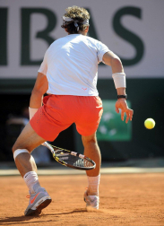 El español Rafael Nadal se clasificó para la final de Roland Garros al derrotar al serbio Novak Djokovic por 6-4, 3-6, 6-1, 6-7(3) y 9-7 al término de un intenso duelo que duró 4 horas y 37 minutos, por lo que buscará su octavo título en el Grand Slam de tierra batida.