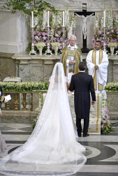 La princesa Magdalena de Suecia contrae matrimonio en Estocolmo.
