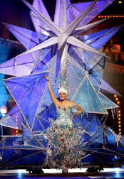 Candidatas y espectáculo de la elección de la reina del Carnaval 2014 en Las Palmas de Gran Canaria, certamen dedicado al "Mundo de las Fantasía" que fue ganado por la joven Cindy Klein con el diseño '¡El cielo es el límite!', de Fernando Méndez.
