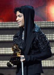 El cantante norteamericano Prince falleció este jueves 21 de abril en su domicilio del condado de Carvery (Minesota), a los 57 años de edad, según confirmó su publicista.