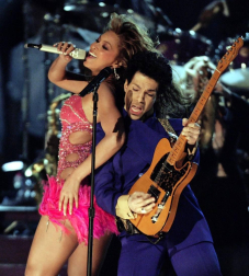 El cantante norteamericano Prince falleció este jueves 21 de abril en su domicilio del condado de Carvery (Minesota), a los 57 años de edad, según confirmó su publicista.