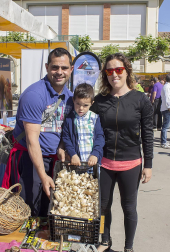 El Ayuntamiento de Mendavia en colaboración con la local Sociedad de cazadores La Vega y la Federación Navarra de este deporte organizó el domingo 29 de mayo el Día del cazador navarro. Exhibiciones de diferentes tipos de caza, muestra de perros, carreras, feria de artesanía y una comida popular fueron los actos que amenizaron la jornada.