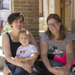 Entre el 29 de junio y el 4 de julio la pequeña localidad de Azqueta, en Tierra Estella,  celebró sus fiestas en un ambiente familiar y divertido. La misa en honor al patrón, San Pedro, dio comienzo a la programación el miércoles 29, como preludio a un fin de semana en el que abundaron las actividades para los más pequeños.