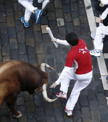 Varios 'cebadas' sueltos siembran el pánico y dejan cinco corneados