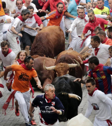 Un encierro masivo y sin cornadas en el domingo de Sanfermines