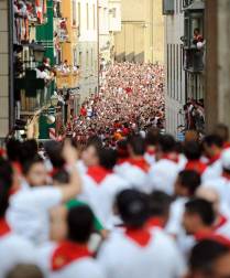 Un encierro masivo y sin cornadas en el domingo de Sanfermines